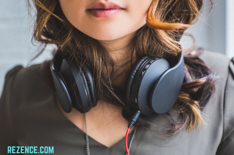 DIY Remedies for Ear Pain Caused by Headphone or Earbud Use