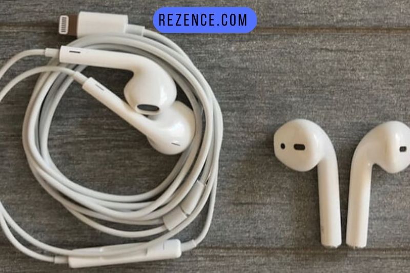 Earpods vs Apple Airpods Difference