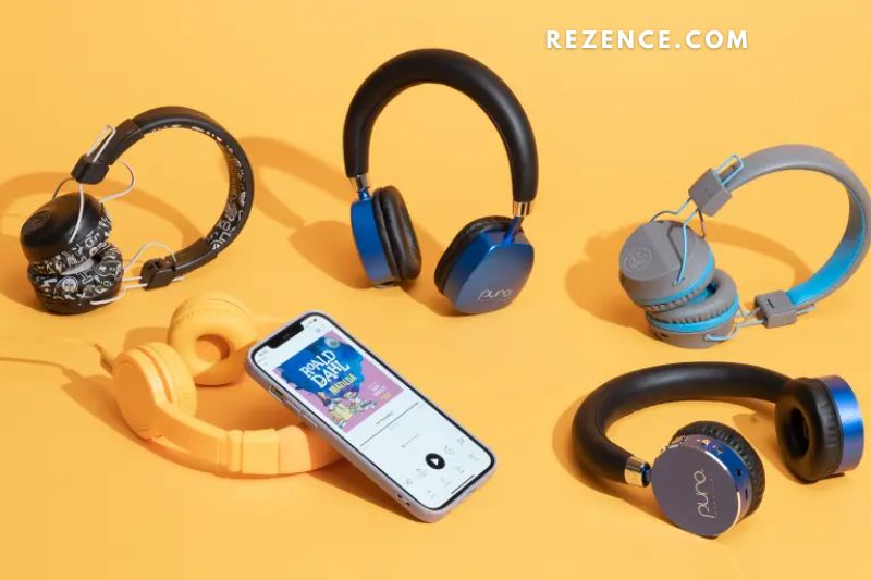 Reconnect your headphones to your iPhone. Remove the iPhone case if you use one to ensure a tight and secure fit.