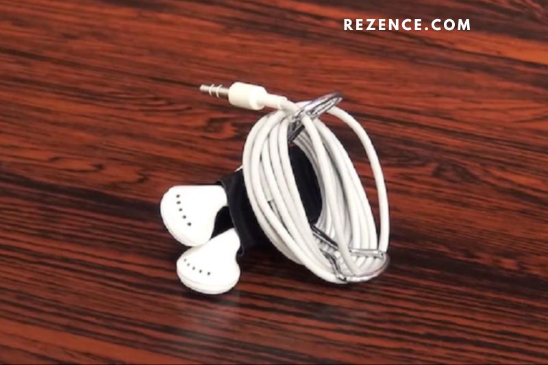 Wrapping Your Headphones Correctly