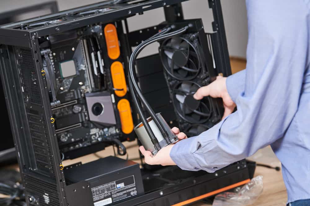 How Many Graphics Cards Can A PC Have? (Explained)